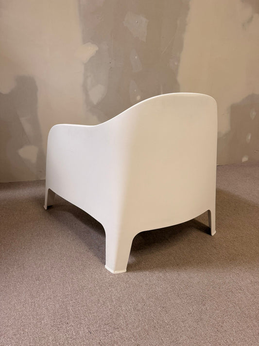 Ikea Skarpö Sessel outdoor in weiss stapelbar für den Garten
