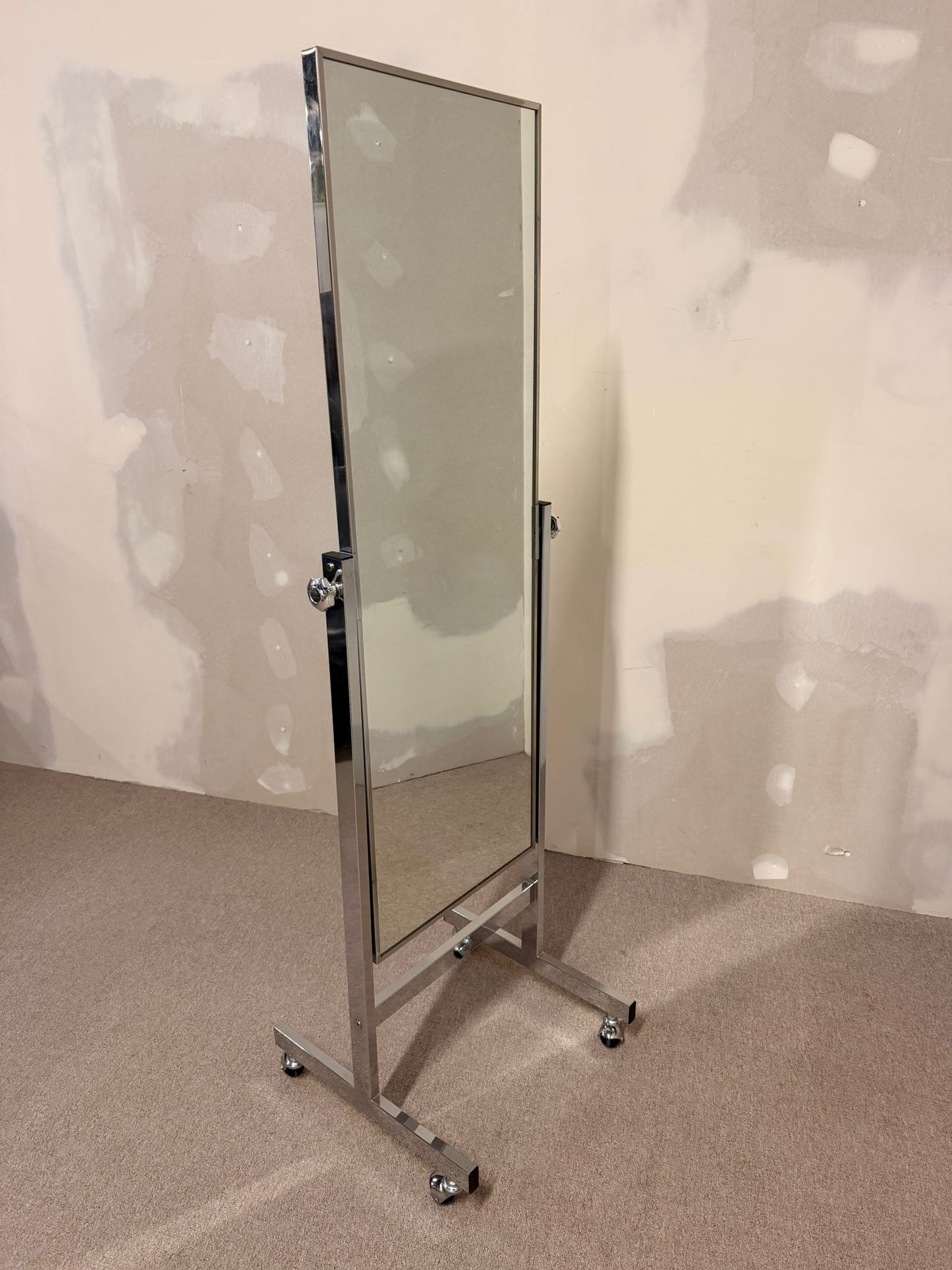 Verchromter Standspiegel mit Rollen, Ganzkörperspiegel