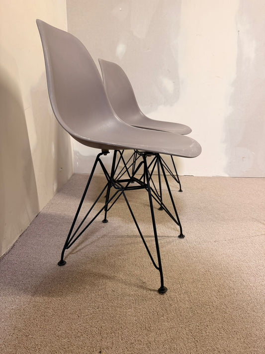 Design Schalenstuhl grau ähnlich wie Vitra Eames