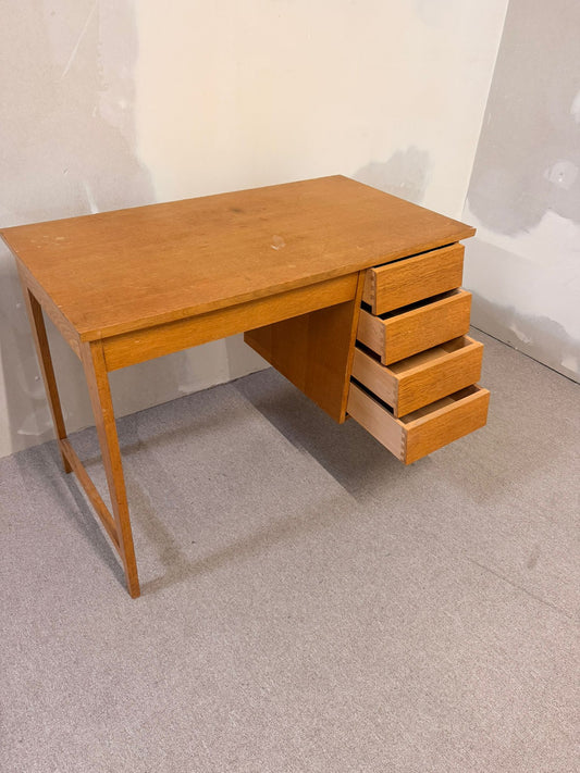 Vintage Schreibtisch aus Holz im Mid-Century Stil