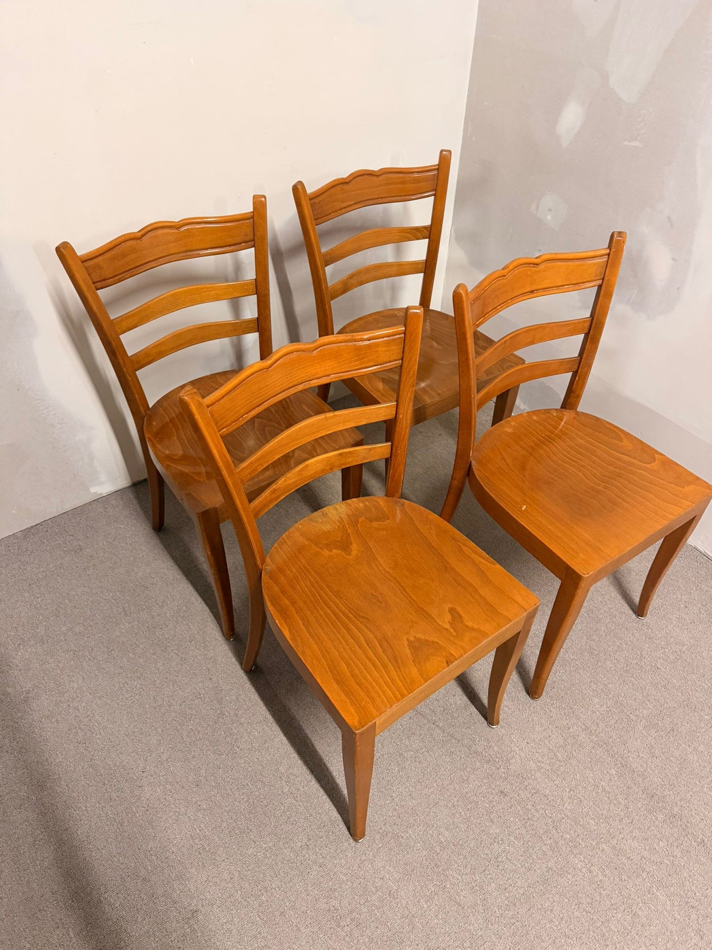 Mid Century Vintage Stühle, Beizenstühle aus Nussbaumholz
