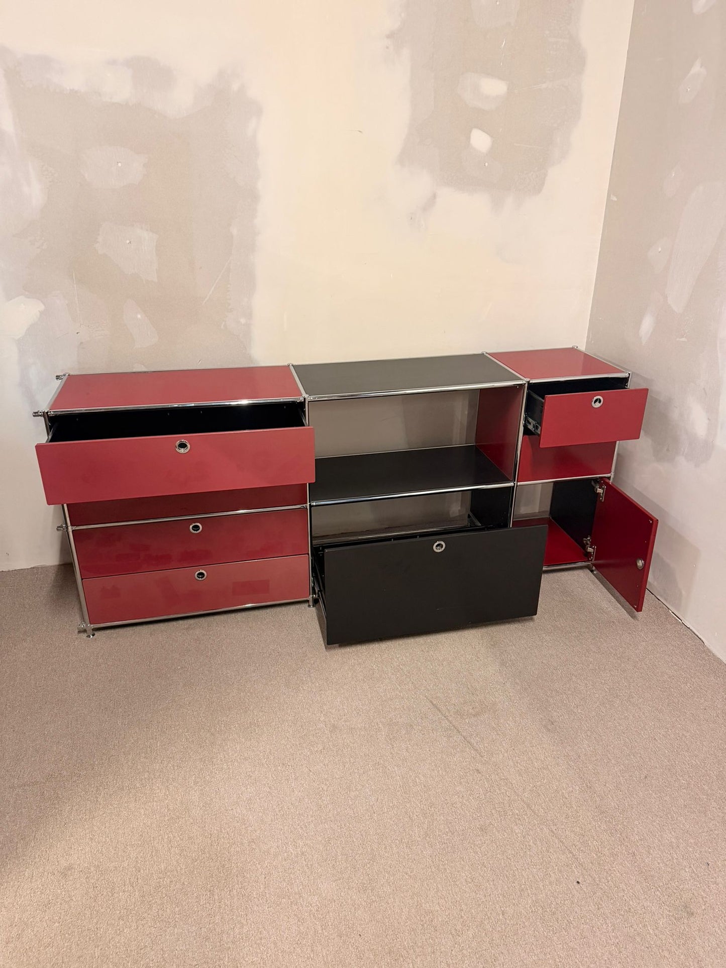 Interio Quadro (USM Büromöbel Style) Sideboard rot/schwarz