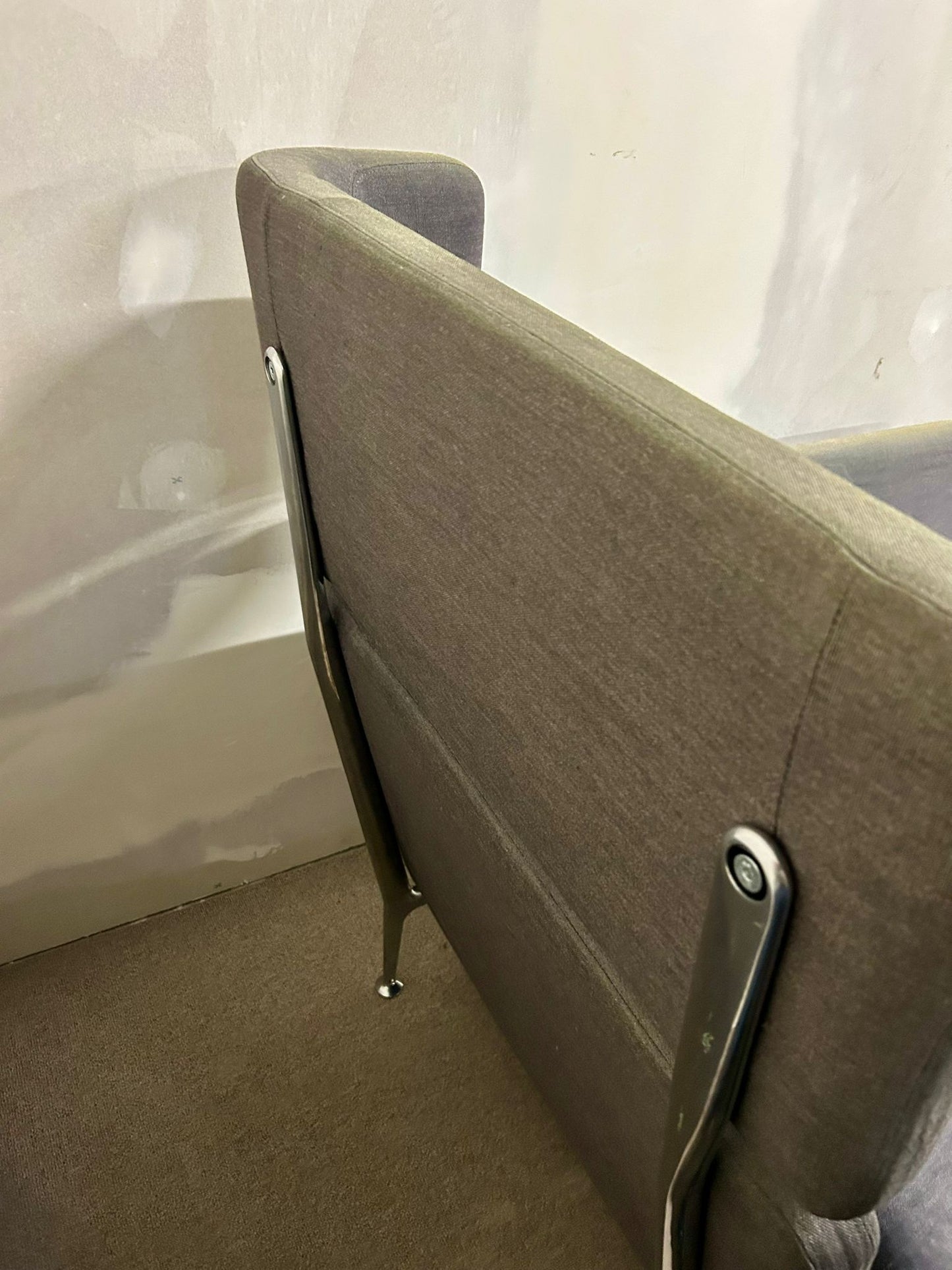Vitra Suita Sofa, dunkelgrau modulares Ecksofa mit Ablage
