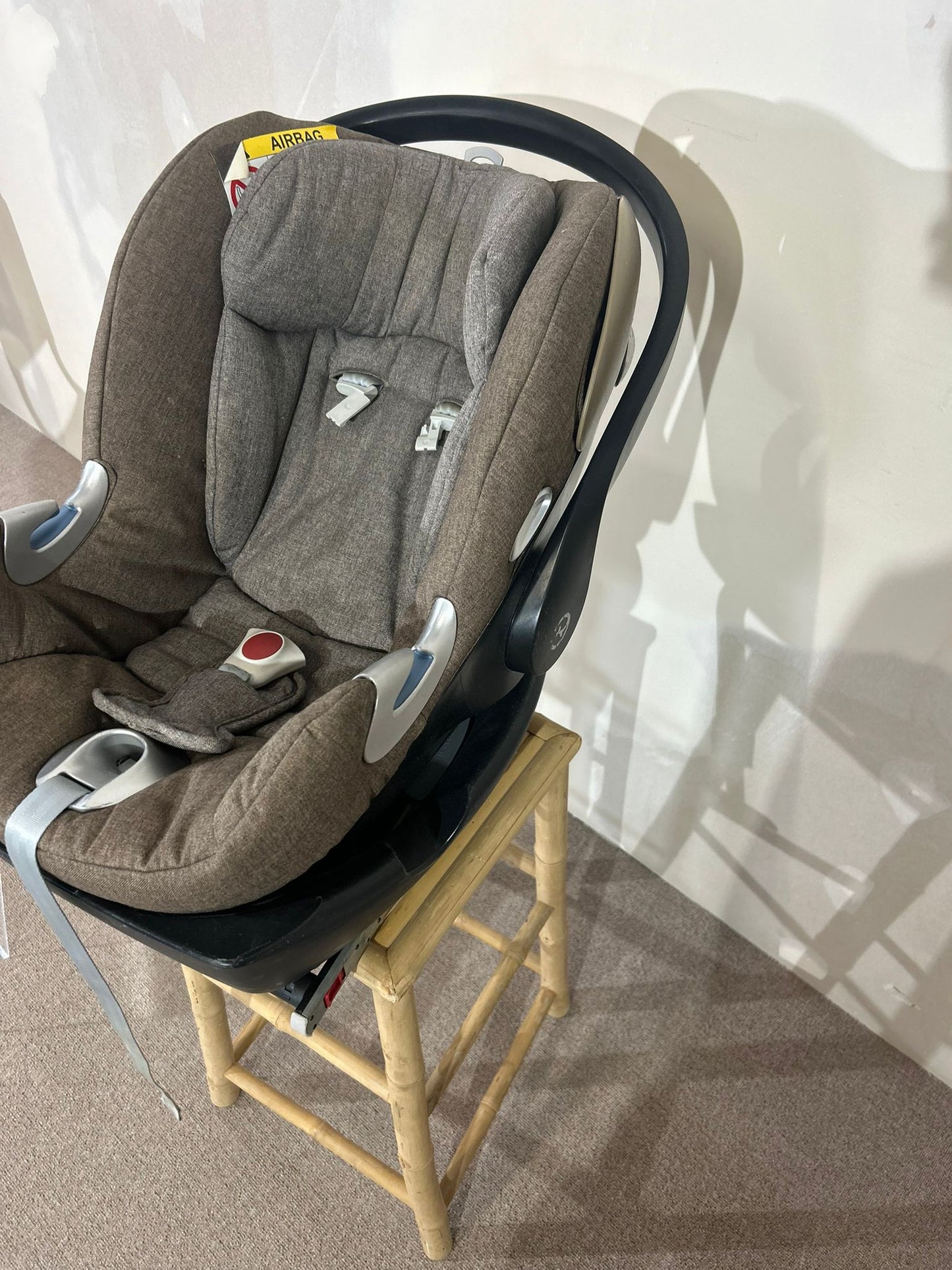 Cybex platinum Babyschale mit Isofix Base braun