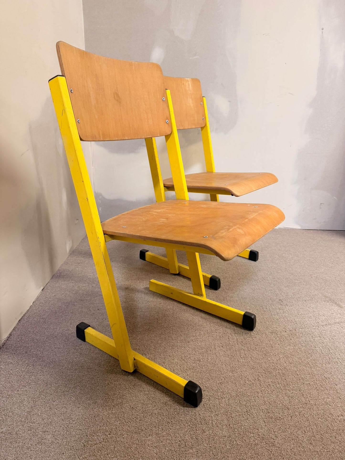 Vintage Schulstuhl in gelb, Stapelstühle für Kinder