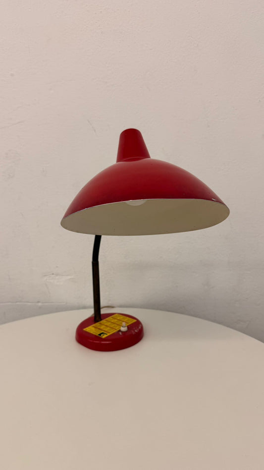 Retro Tischlampe aus den 60er Jahren im Bauhaus Stil