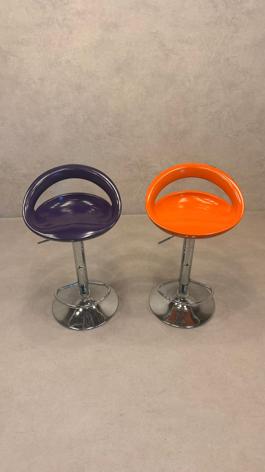 2er Set höhenverstellbare Barhocker im Space Age Design
