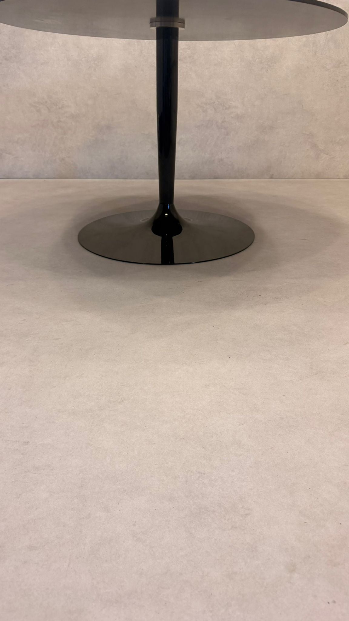 Design Tisch "Planet" mit Tulipfuss von Calligaris Italia
