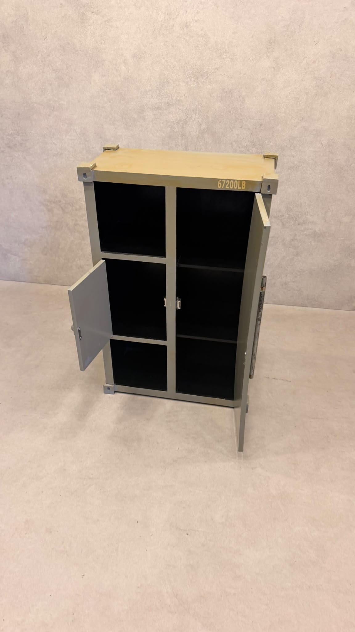 Kommode Schrank im Industrial Container Look in grau gelb