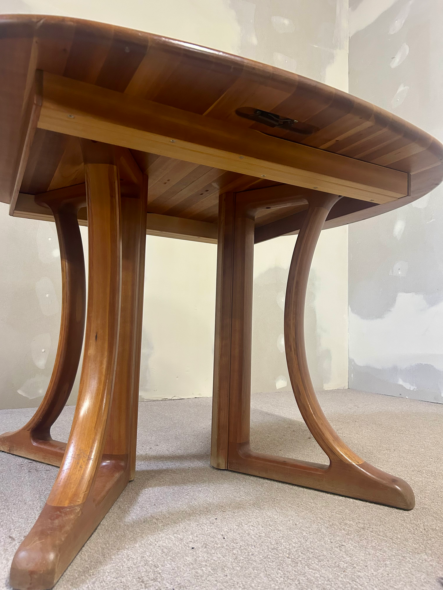 Ovaler ausziehbarer Varde Esstisch Teakholz Mid-Century