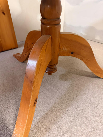 Dreibeiniger Vintage Tisch im Georgianischen Stil
