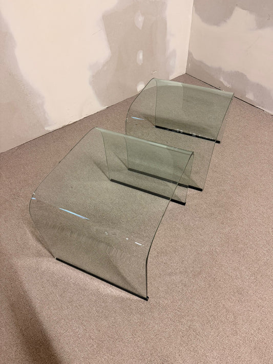 2er Set Gebogene Glas Beistelltische Waterfall Satztische