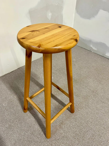 Rustikaler Barhocker aus Massivholz Kiefer