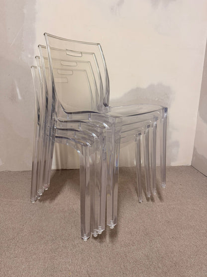 Designer Stühle aus Acrylglas, transparent und stapelbar