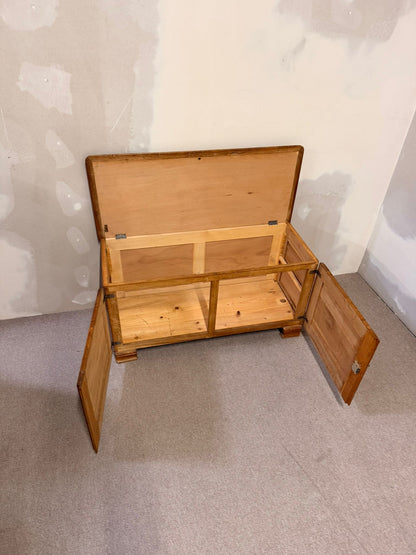 Rustikale vintage Truhe/Kommode aus Holz mit Schlüssel