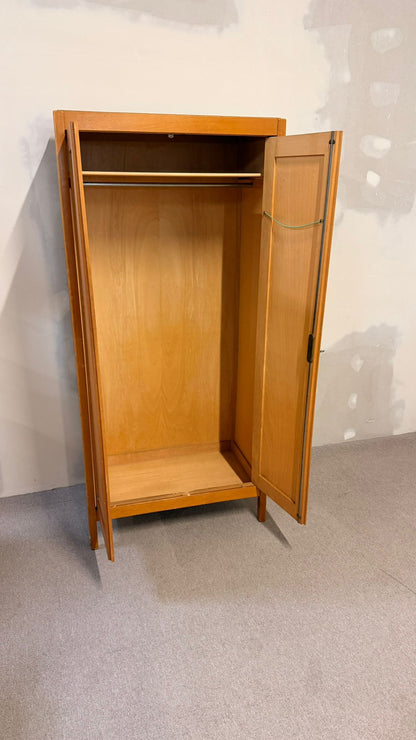 2-türiger Vintage Kleiderschrank im Mid Century Stil