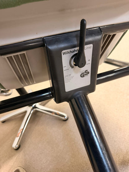 Ikonische Wilkhahn Drehstühle 211/21 Space Age Stühle