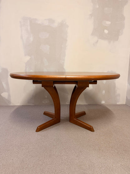 Mid Century Esstisch oval aus Holz ausziebar in 2 Stufen