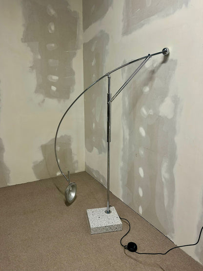 Design Stehlampe Bogenlampe, Granitsockel und Chromgestell
