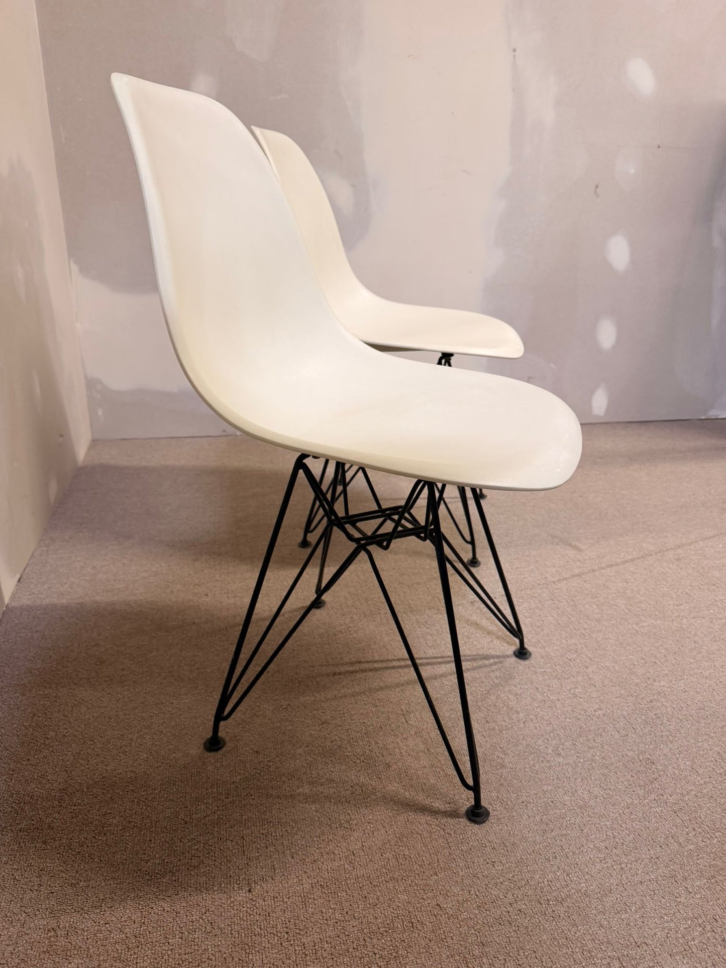Design Schalenstuhl weiss ähnlich wie Vitra Eames