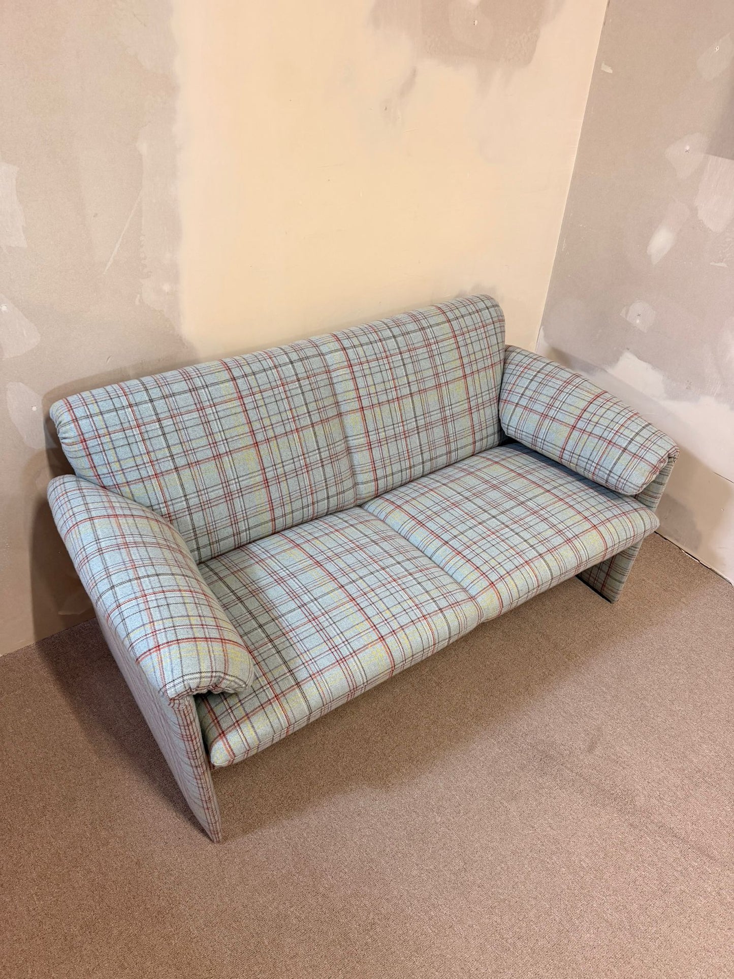 Leolux Bora Bora Sofa 2-sitzer im Karomuster in hellblau