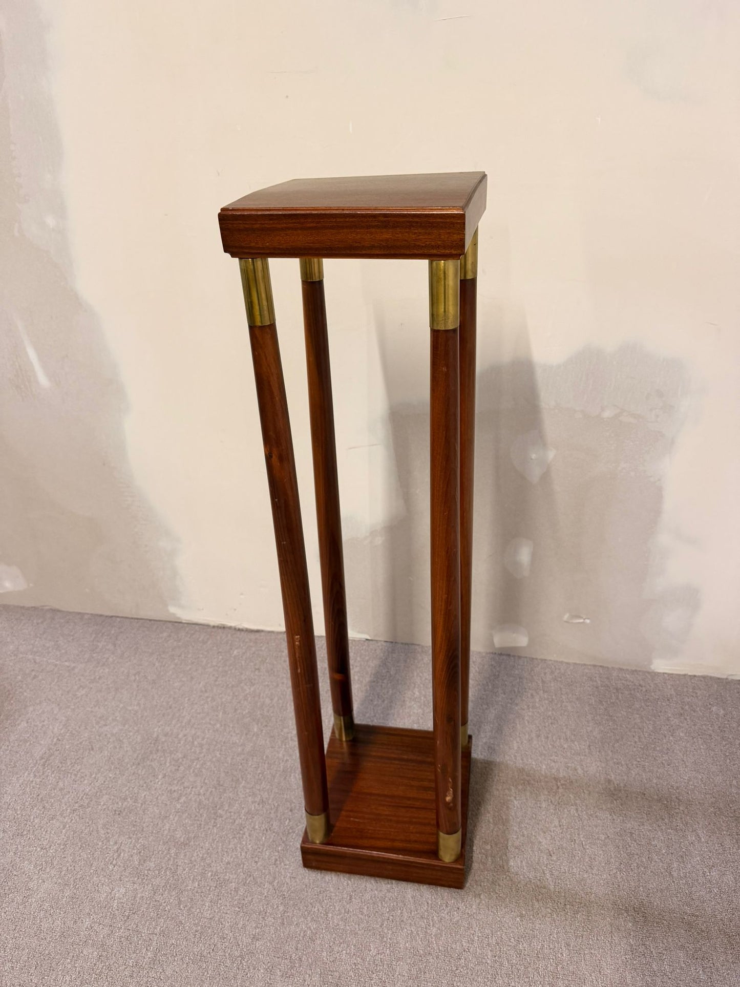 Italienische Empire Podest aus Holz und Messing, Säule