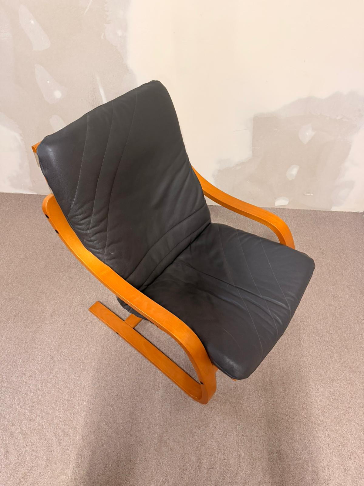 Schwedischer Schwingsessel Relaxsessel aus Leder in Grau