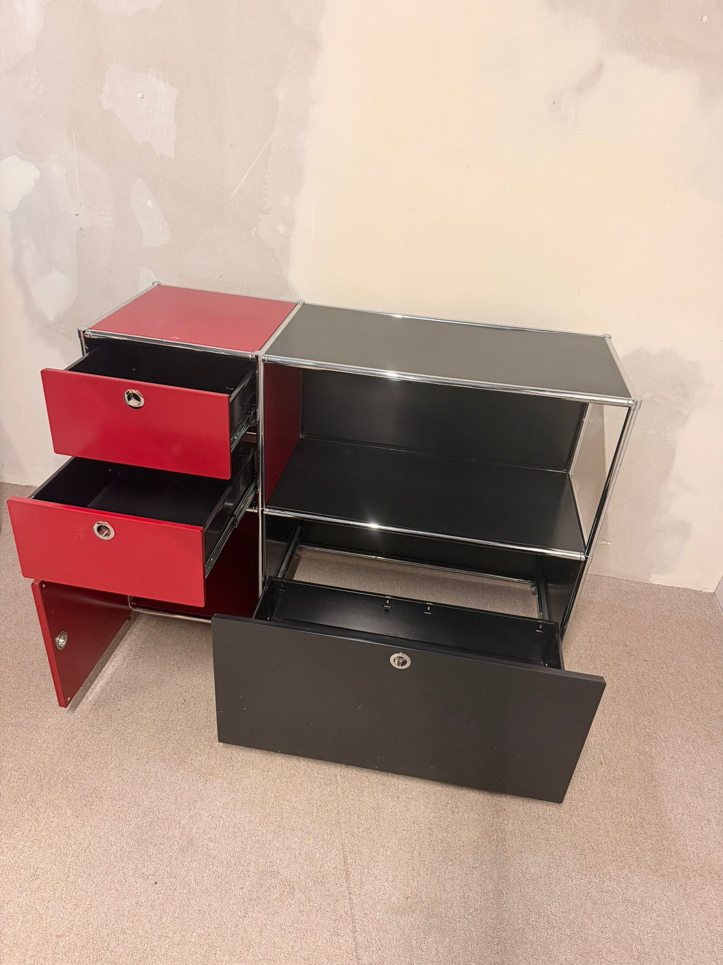 Quadro Interio (USM Büromöbel Style) Sideboard rot/schwarz