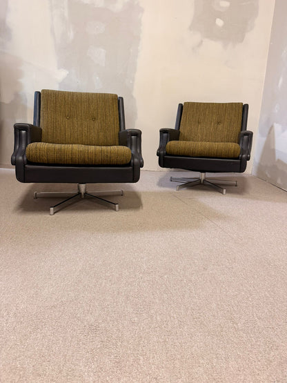 Edle Vintage Club Sessel mit drehbarem Metallfuss 70`s