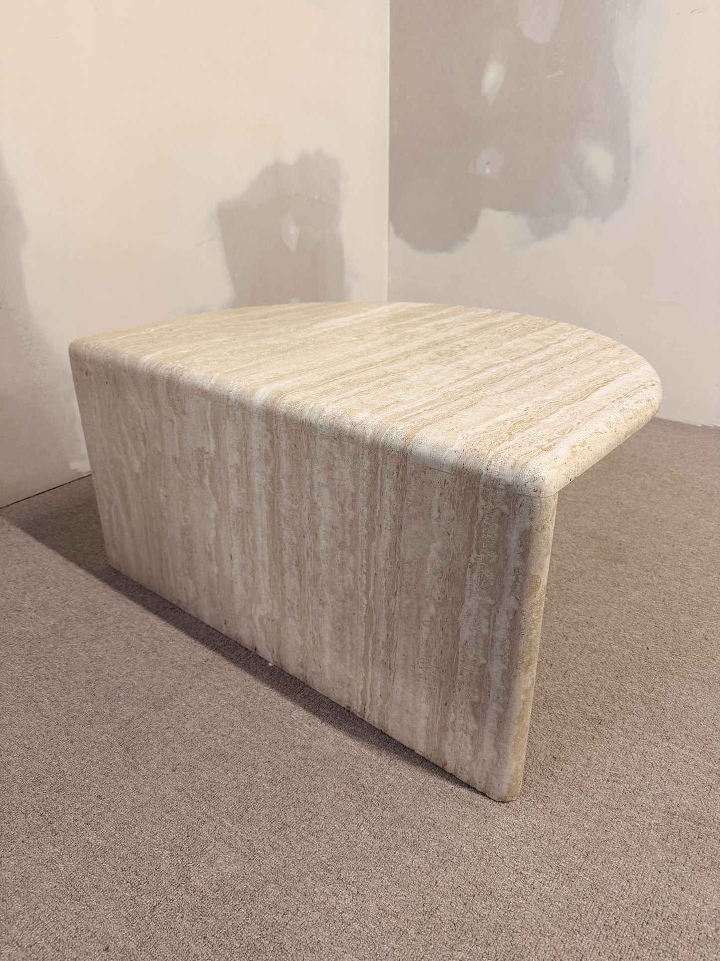 Italienischer Travertin Beistelltisch Naturstein Couchtisch