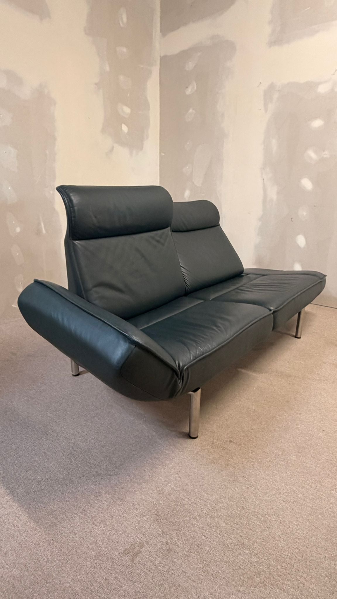 De Sede DS 450 Twist Leder Sofa designt von Thomas Althaus