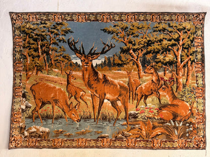 Gewebter vintage Wandteppich mit Hirschen und Rehen