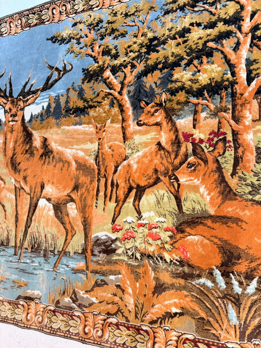 Gewebter vintage Wandteppich mit Hirschen und Rehen