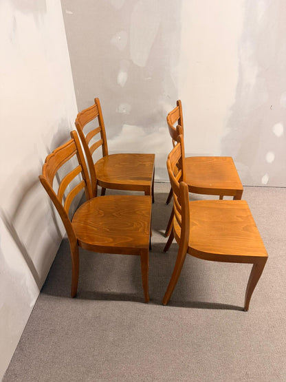 Mid Century Vintage Stühle, Beizenstühle aus Nussbaumholz