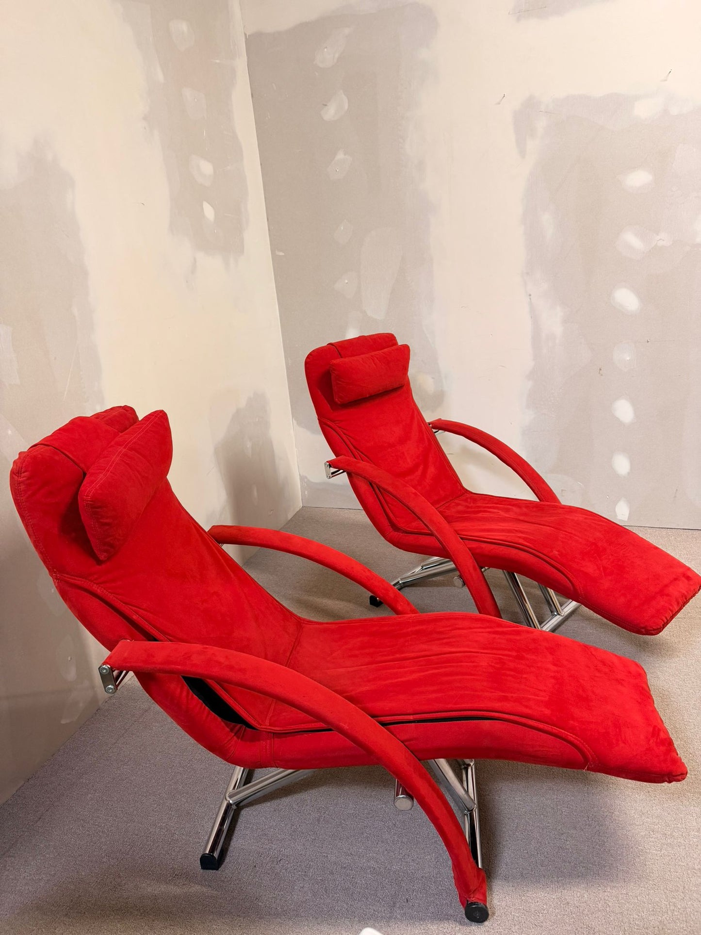Vintage Designer Liegestühle rote Polster, Relaxsessel