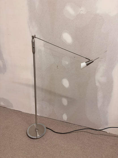 Filigrane Stehlampe Leseleuchte mit Schwenkarm, Edelstahl