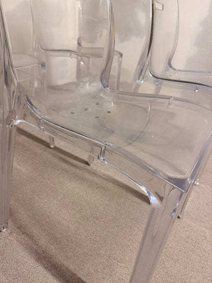 Designer Stühle aus Acrylglas, transparent und stapelbar