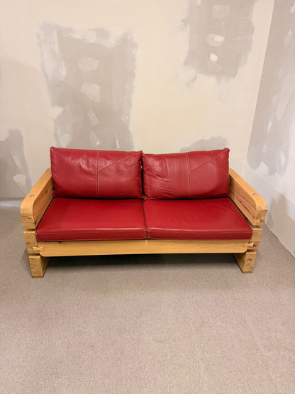 Massivholz Sofa rotes Leder Sprenger Möbel Schweiz