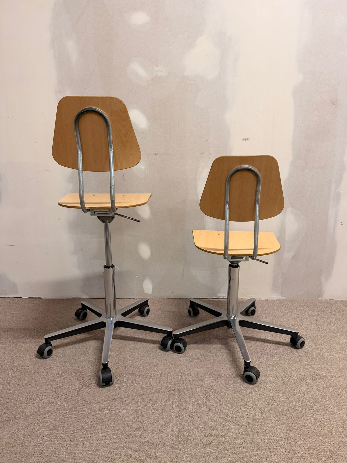 Schweizer Atelier Embru Schulstuhl Bürostuhl mit Rollen