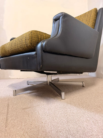 Edle Vintage Club Sessel mit drehbarem Metallfuss 70`s