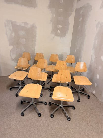 Schweizer Atelier Embru Schulstuhl Bürostuhl mit Rollen