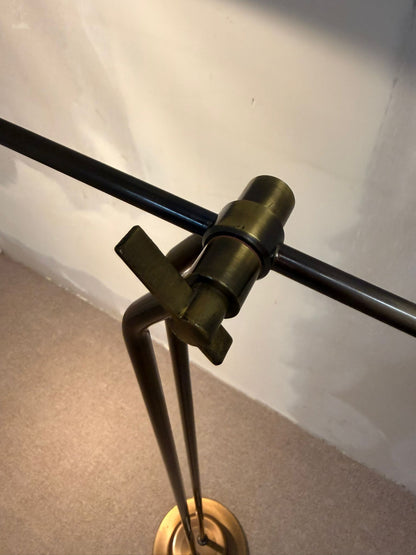 Verstellbare Mid Century Stehlampe aus Messing und Metall