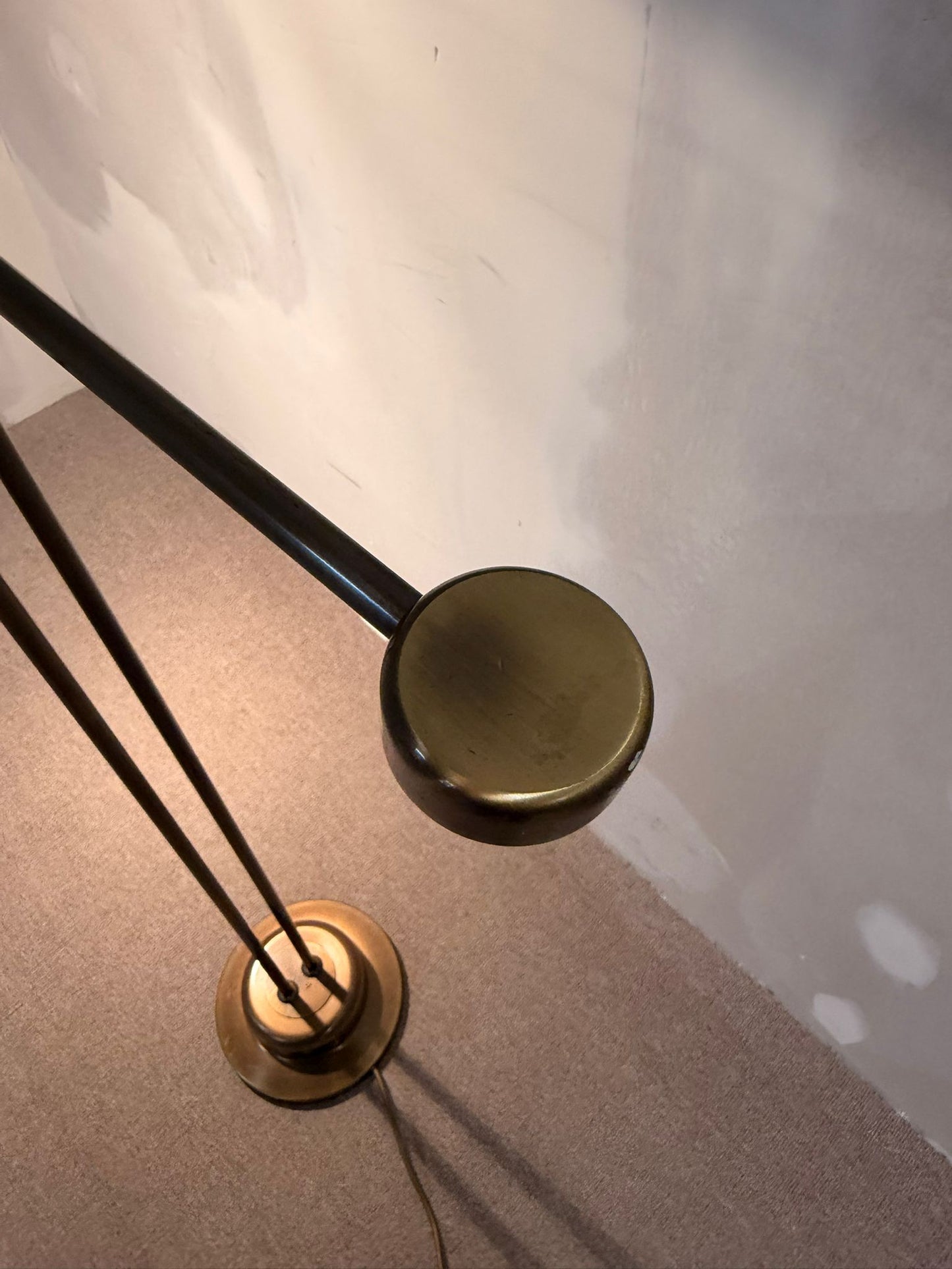 Verstellbare Mid Century Stehlampe aus Messing und Metall