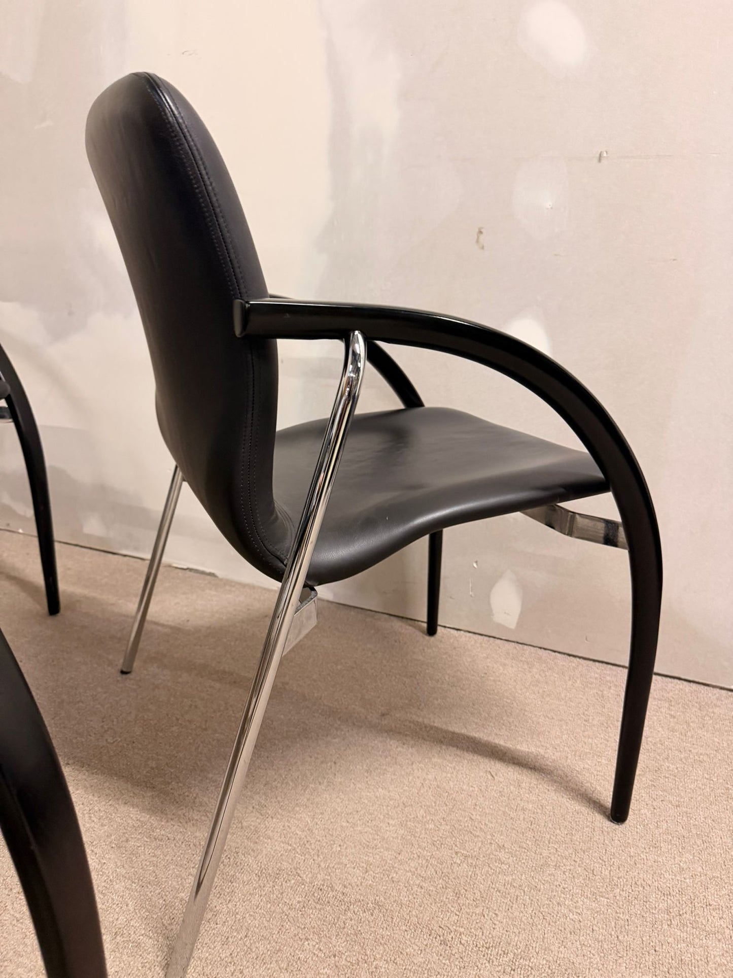 Lederstühle von Team by Wellis Schweizer Qualität, schwarz