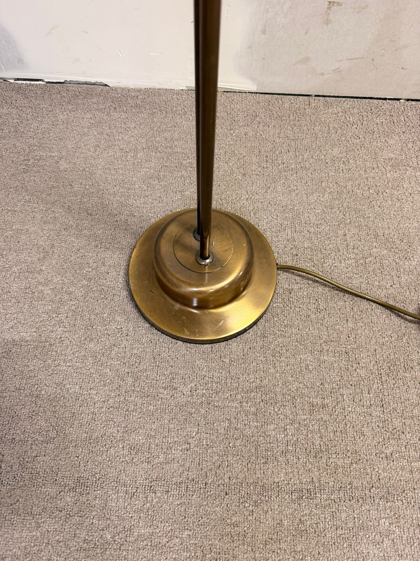 Verstellbare Mid Century Stehlampe aus Messing und Metall