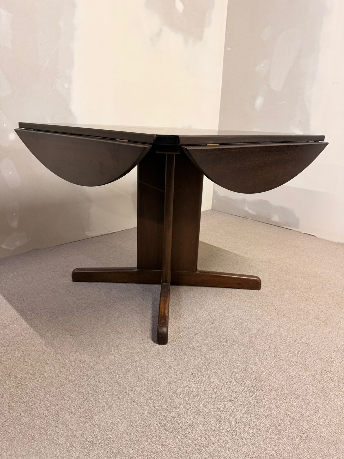 Dänischer Mid Century Esstisch wandelbar von Quadrat zu rund