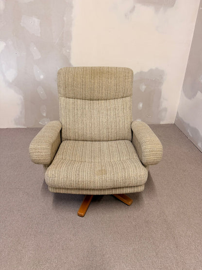 Dänischer Mid Century Sessel mit Strukturstoffbezug, retro
