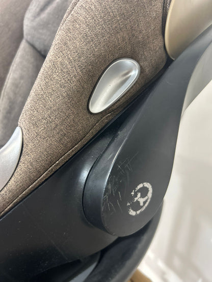 Cybex platinum Babyschale mit Isofix Base braun