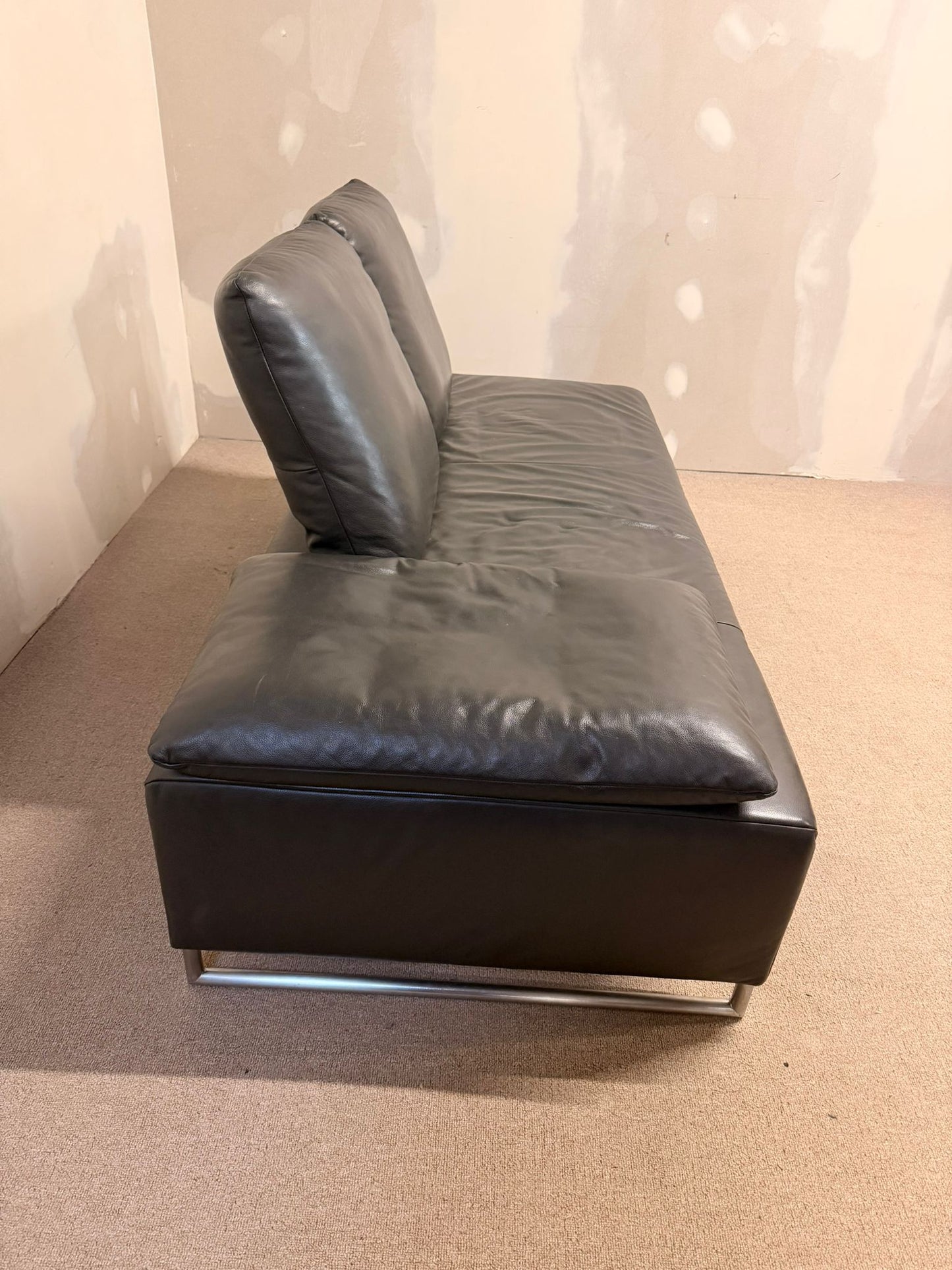 Koinor 2er Designersofa Ramon aus  Leder Grau, Metallfüsse