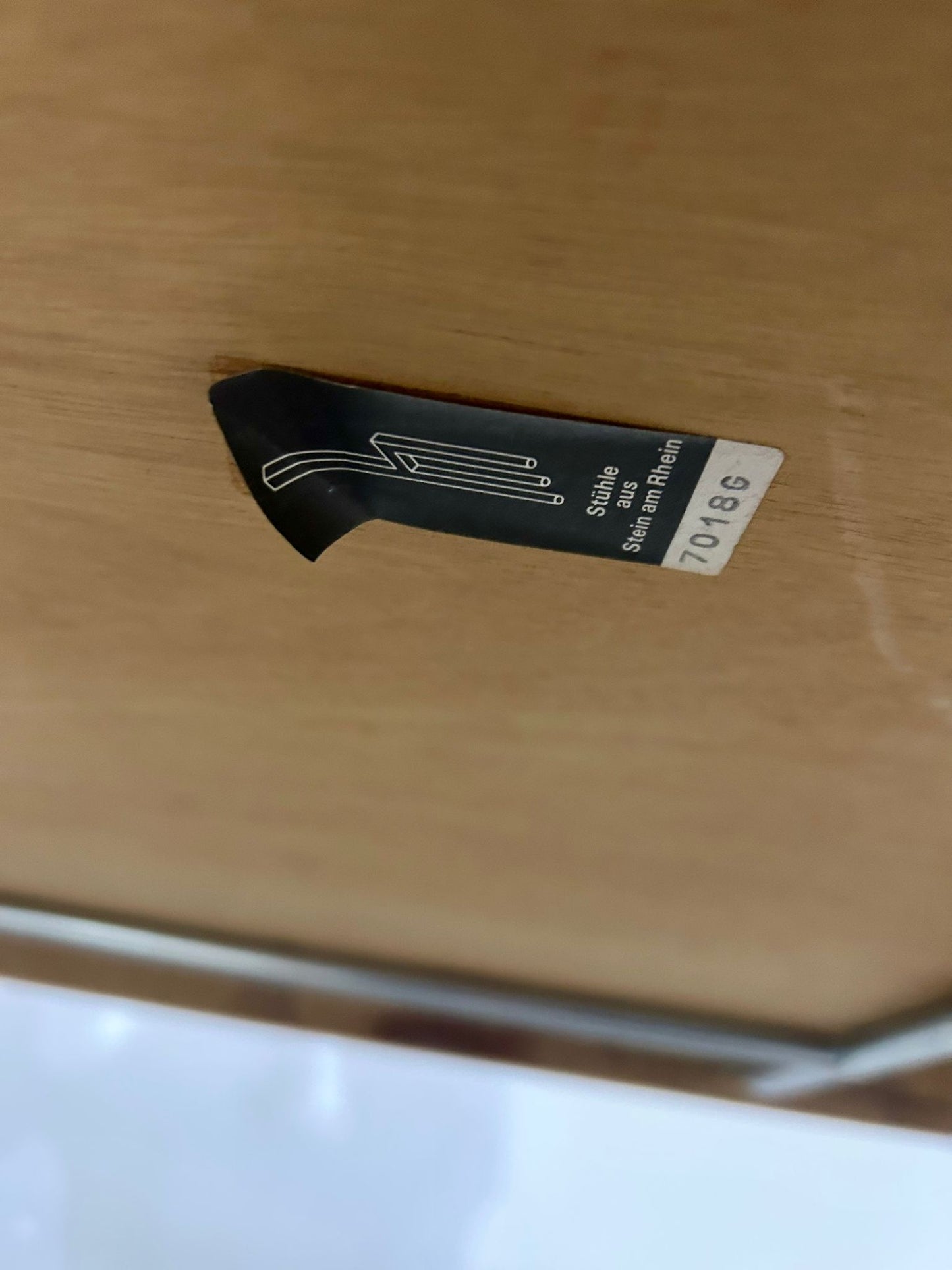 Tisch aus Holz + Auszug, Schweizer Hersteller,Stein am Rhein